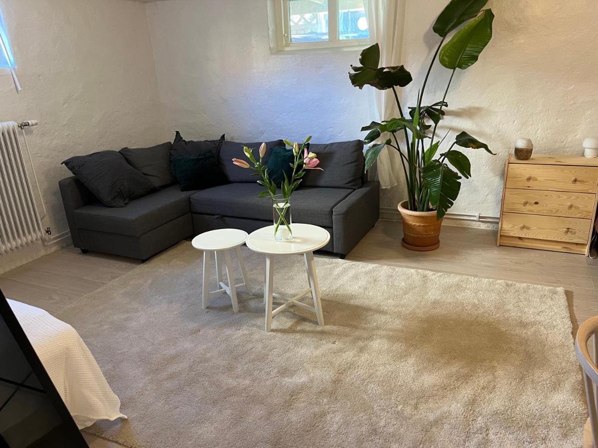 Spacious & Affordable Stay, 8 Sleeps With Garden! * Göteborg