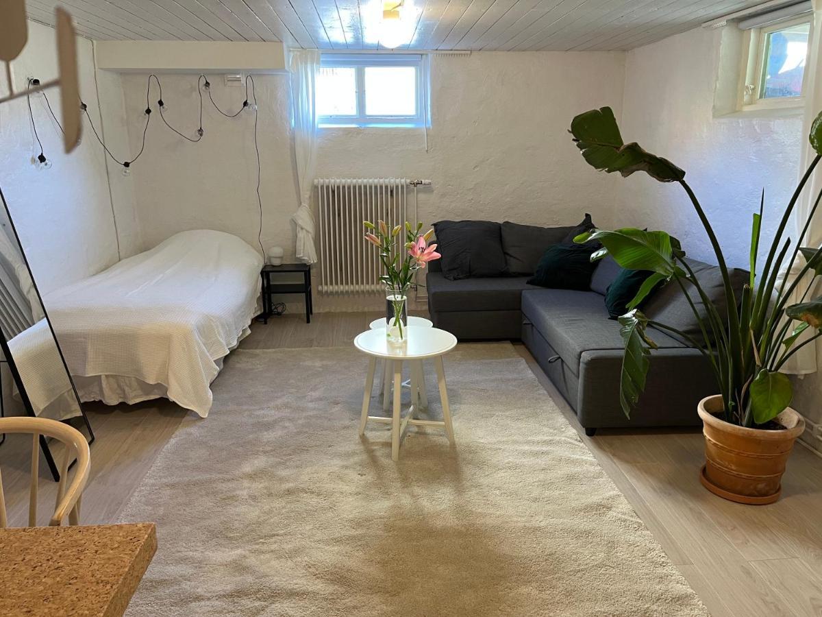 Leilighet Spacious & Affordable Stay, 8 Sleeps With Garden! Göteborg