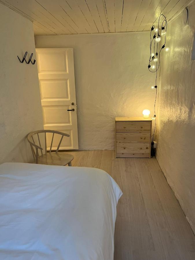 Spacious & Affordable Stay, 8 Sleeps With Garden! Leilighet