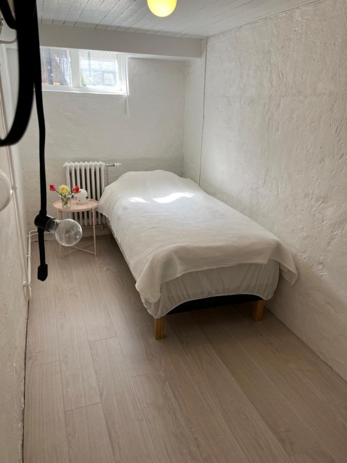 Spacious & Affordable Stay, 8 Sleeps With Garden! Leilighet