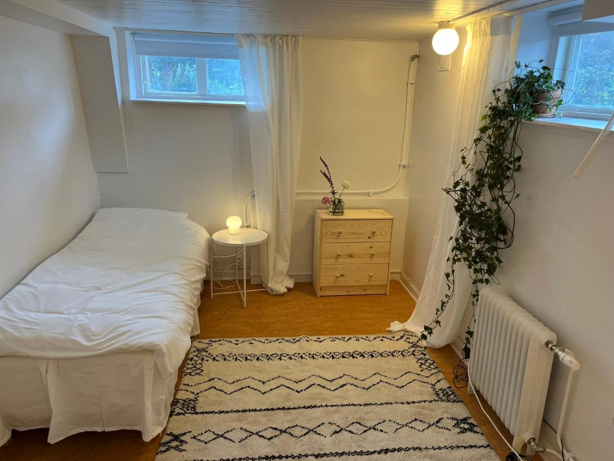 Spacious & Affordable Stay, 8 Sleeps With Garden!