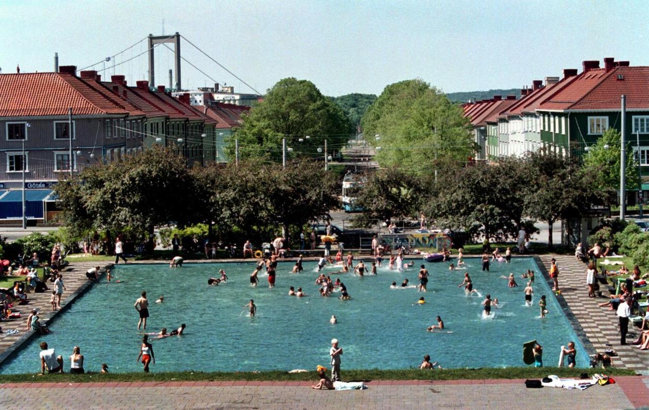 Leilighet Spacious & Affordable Stay, 8 Sleeps With Garden! Göteborg